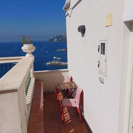 La Stanza Sul Porto Di Amalfi Camera Piccina Piccina Con Bagno Privato E Terrazzino Vista Mare Kültér fotó