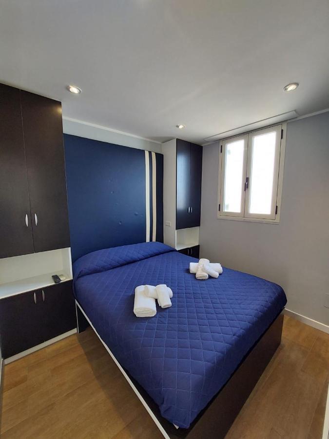 La Stanza Sul Porto Di Amalfi Camera Piccina Piccina Con Bagno Privato E Terrazzino Vista Mare Kültér fotó