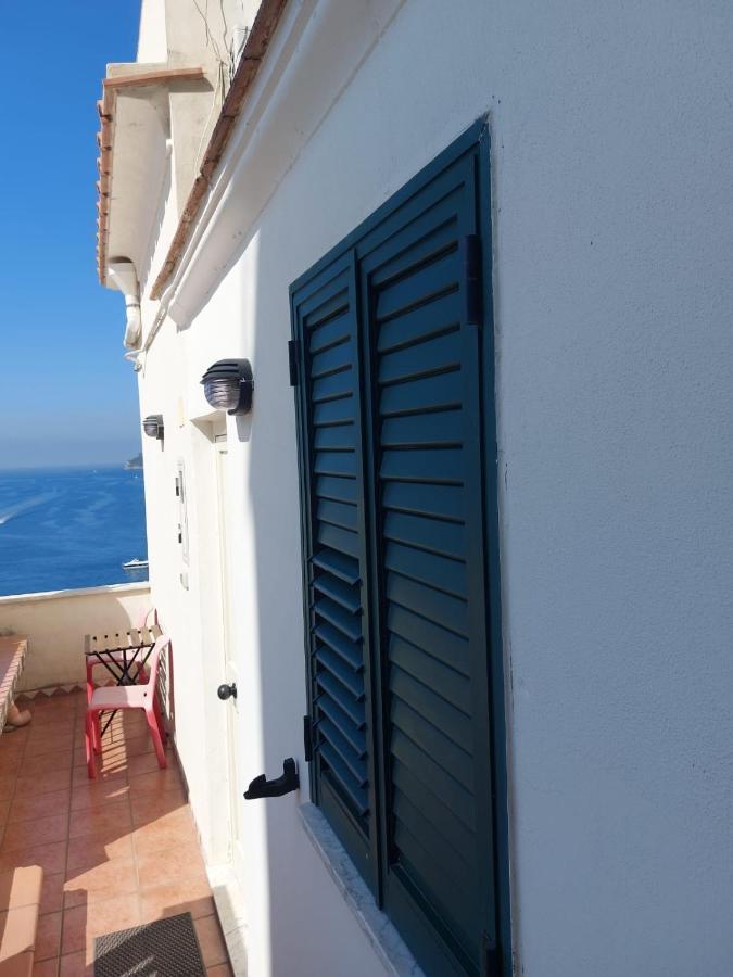 La Stanza Sul Porto Di Amalfi Camera Piccina Piccina Con Bagno Privato E Terrazzino Vista Mare Kültér fotó