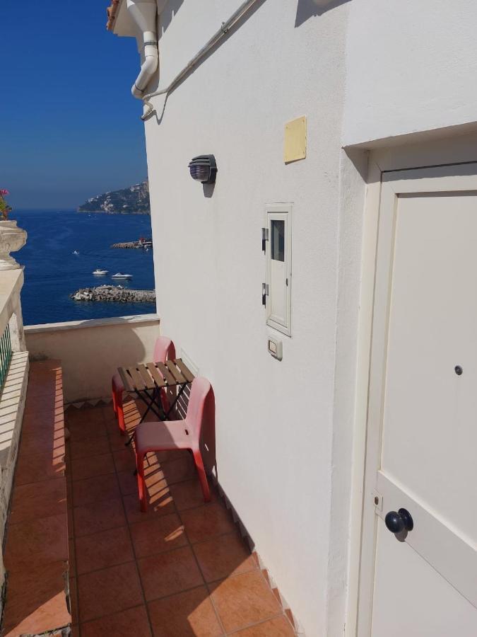 La Stanza Sul Porto Di Amalfi Camera Piccina Piccina Con Bagno Privato E Terrazzino Vista Mare Kültér fotó