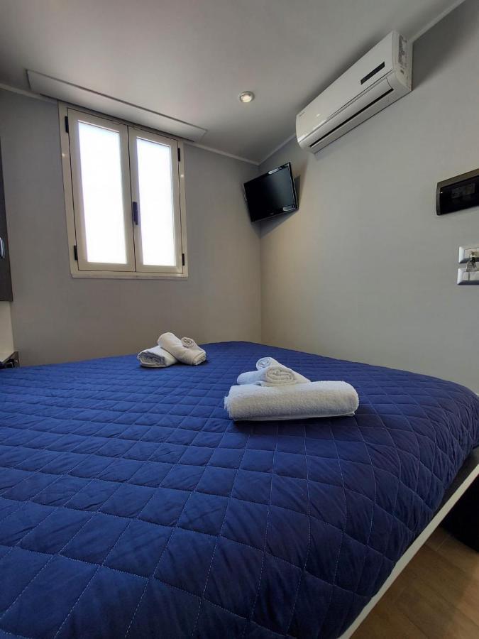 La Stanza Sul Porto Di Amalfi Camera Piccina Piccina Con Bagno Privato E Terrazzino Vista Mare Kültér fotó