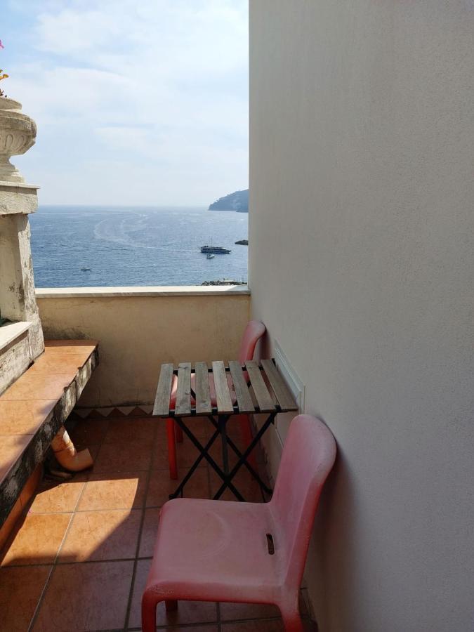 La Stanza Sul Porto Di Amalfi Camera Piccina Piccina Con Bagno Privato E Terrazzino Vista Mare Kültér fotó