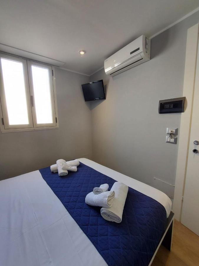 La Stanza Sul Porto Di Amalfi Camera Piccina Piccina Con Bagno Privato E Terrazzino Vista Mare Kültér fotó