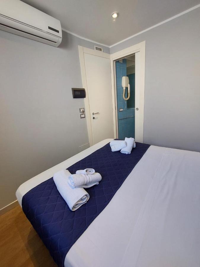 La Stanza Sul Porto Di Amalfi Camera Piccina Piccina Con Bagno Privato E Terrazzino Vista Mare Kültér fotó